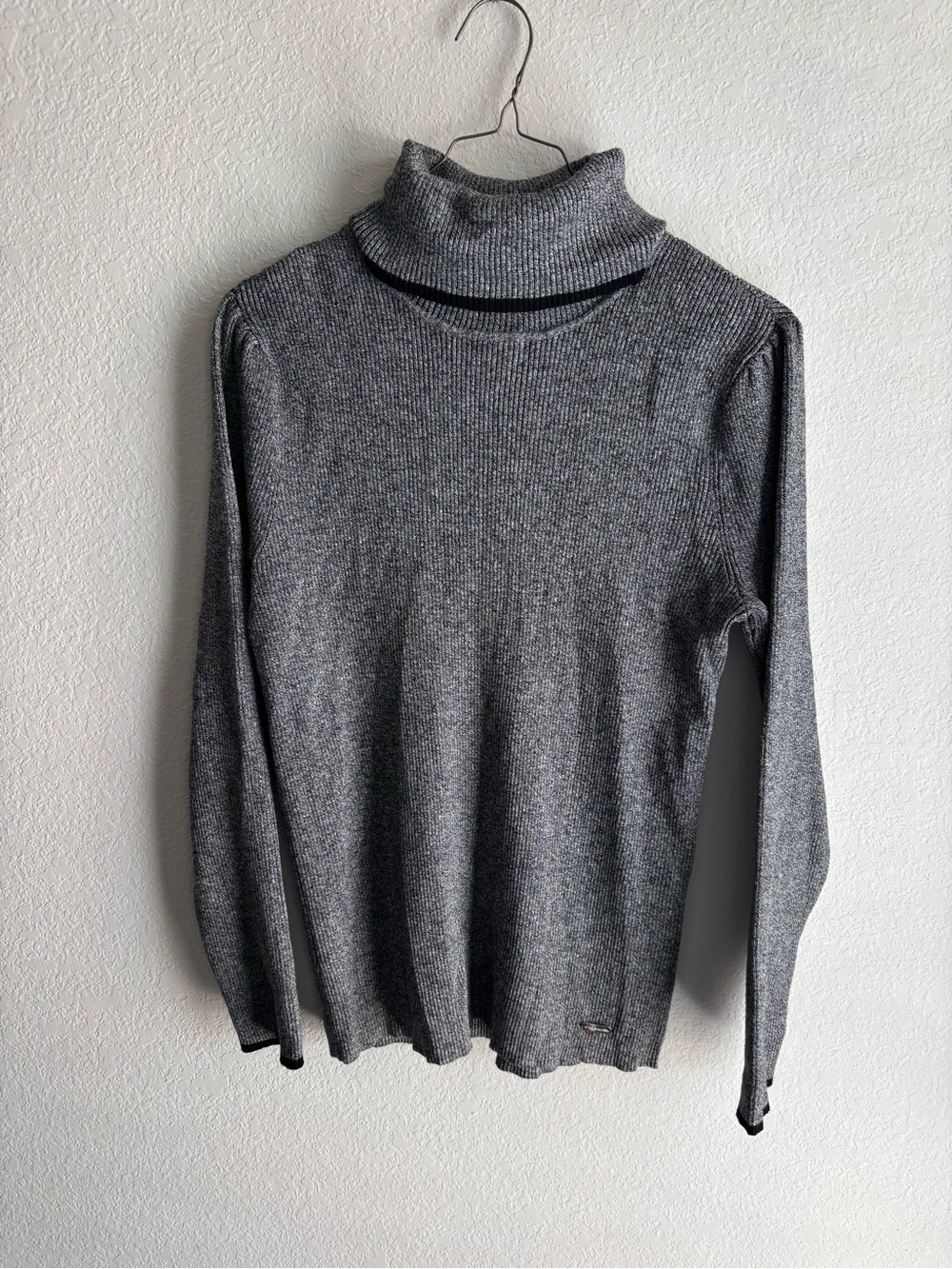 Calvin Klein Women's Gray Ribbed Turtleneck Shirt